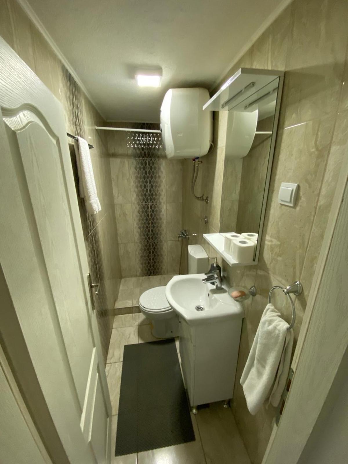 Hostel Tuzla Extérieur photo