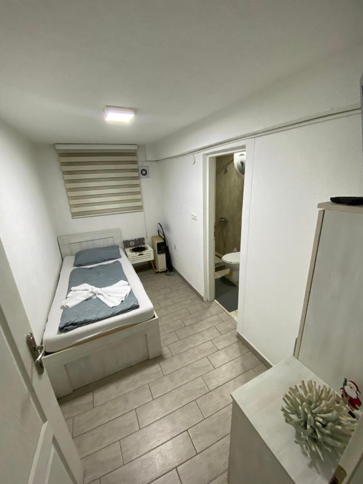 Hostel Tuzla Extérieur photo
