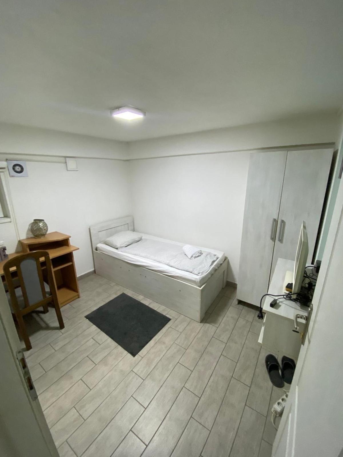 Hostel Tuzla Extérieur photo