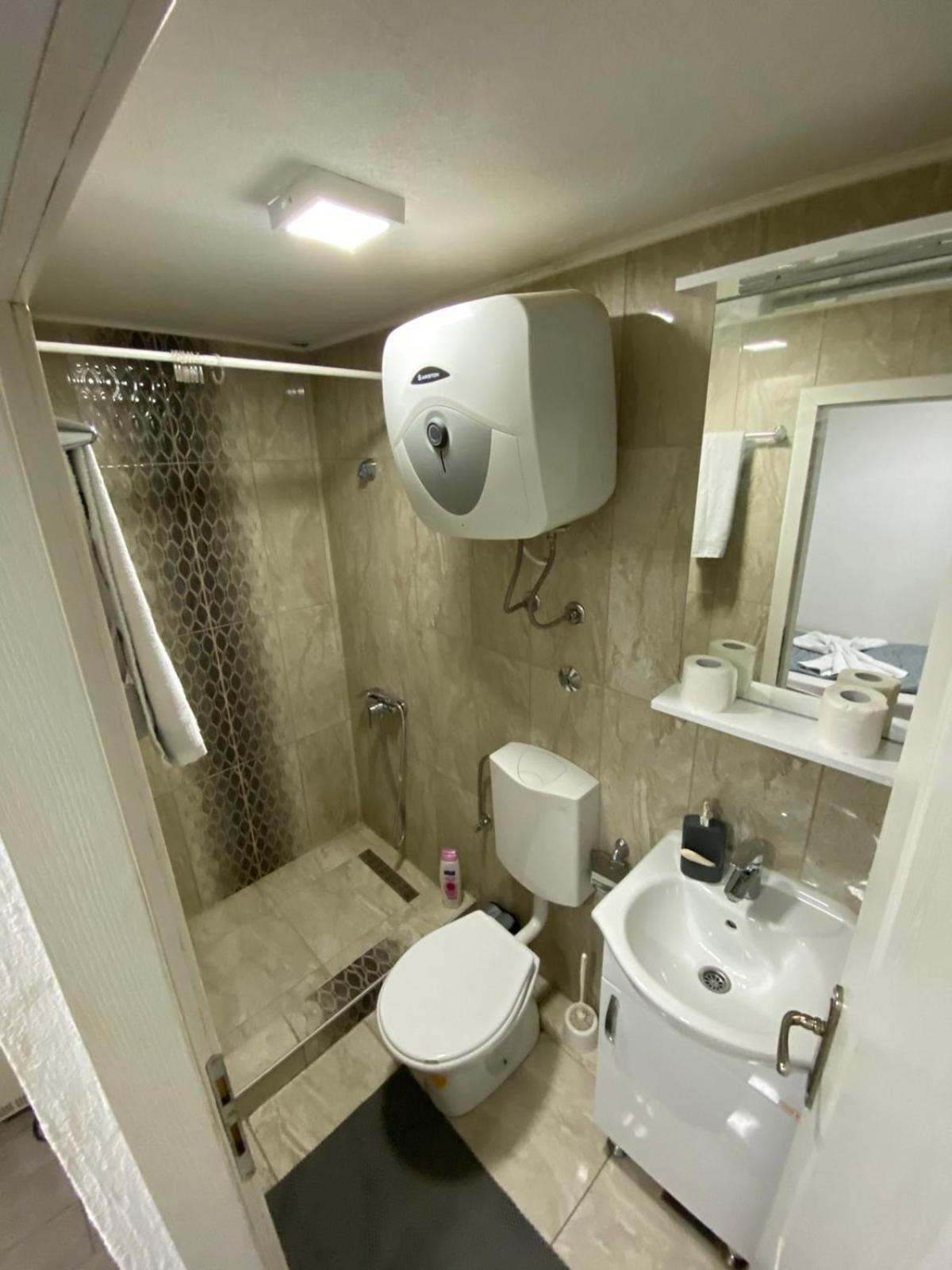 Hostel Tuzla Extérieur photo